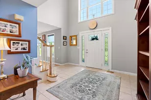 25 Chandler Dr, Londonderry, NH 03053 - Photo 4