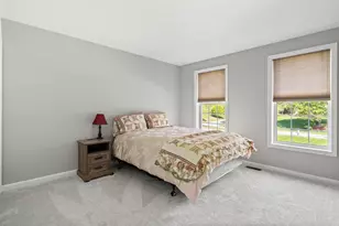 25 Chandler Dr, Londonderry, NH 03053 - Photo 32