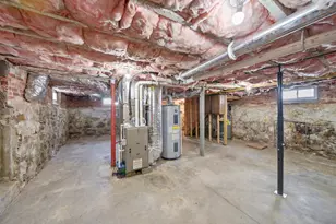 285 Thornton St, Manchester, NH 03102 - Photo 24
