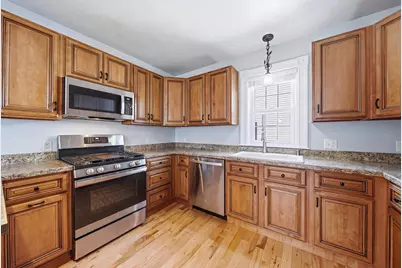 285 Thornton Street, Manchester, NH 03102 - Photo 6