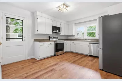 85 Whitney Avenue, Manchester, NH 03104 - Photo 10