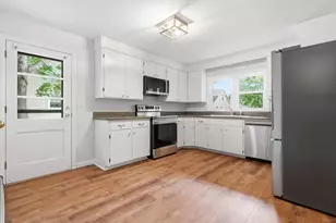 85 Whitney Ave, Manchester, NH 03104 - Photo 10