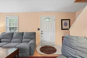 68 Emerald St, Manchester, NH 03103 - Photo 6