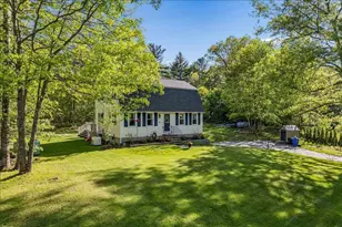 14 Maplewood Dr, Londonderry, NH 03053 - Photo 4