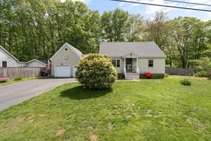 36 Wilson Rd, Portsmouth, NH 03801 - Photo 2
