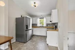 83 Bismark St, Manchester, NH 03102 - Photo 8