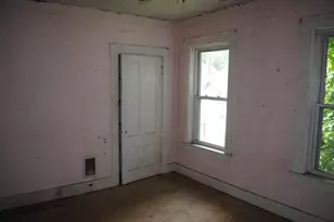 19 Pine St, Rochester, NH 03867 - Photo 10