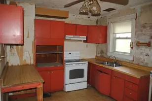 19 Pine St, Rochester, NH 03867 - Photo 6