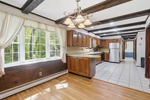 12 Crescent Cir, Pelham, NH 03076 - Photo 4