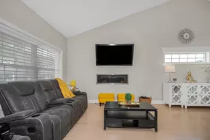 12 Dunstable Cir, Merrimack, NH 03054 - Photo 4