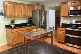 11 Lantern Ln, Londonderry, NH 03053 - Photo 4