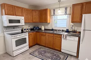 15 Woodbury Ln, Bedford, NH 03110 - Photo 4