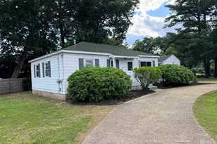 15 Woodbury Ln, Bedford, NH 03110 - Photo 2