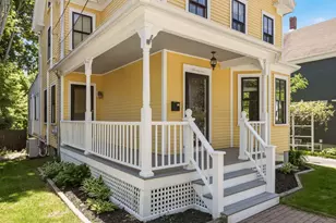 22 Cottage St, Portsmouth, NH 03801 - Photo 2