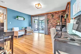 47 Holt Ave, Manchester, NH 03109 - Photo 8