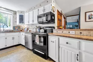 47 Holt Ave, Manchester, NH 03109 - Photo 18