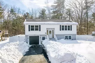 17 Pine Cone Dr, Seabrook, NH 03874 - Photo 2