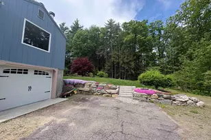 22 Deerwood Dr, Amherst, NH 03031 - Photo 4