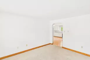 852 Clay St, Manchester, NH 03103 - Photo 32