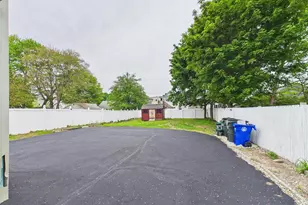 852 Clay St, Manchester, NH 03103 - Photo 4