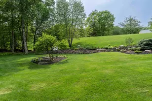 47 Hawk Dr, Bedford, NH 03104 - Photo 4