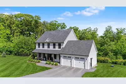 7 Valerie Lane, Derry, NH 03038 - Photo 2