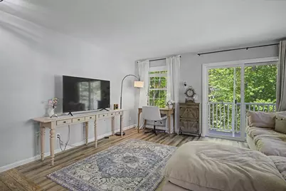 1029 S Mammoth Road #15, Manchester, NH 03109 - Photo 6
