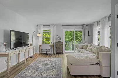 1029 S Mammoth Road #15, Manchester, NH 03109 - Photo 4