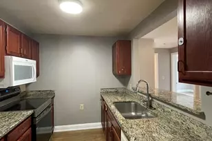 40 Eastern Ave, Manchester, NH 03104 - Photo 10