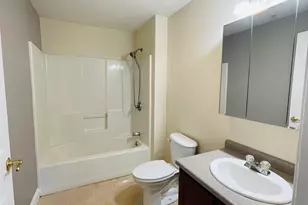 40 Eastern Ave, Manchester, NH 03104 - Photo 16