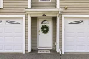4 Aster Ct, Hudson, NH 03051 - Photo 2