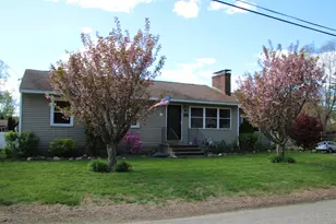 6 Ray Dr, Hooksett, NH 03106 - Photo 2