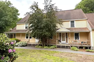 114 Winterwood Dr, Londonderry, NH 03053 - Photo 2