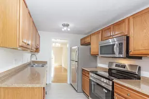 264 Bartemus Trail, Nashua, NH 03063 - Photo 10