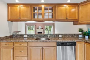 4 Guernsey Dr, Atkinson, NH 03811 - Photo 2