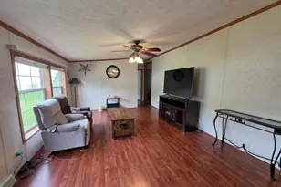 15 Country Ln, Fremont, NH 03044 - Photo 2