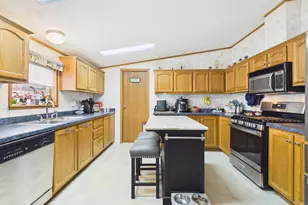 57 Sparrow St, Keene, NH 03431 - Photo 10