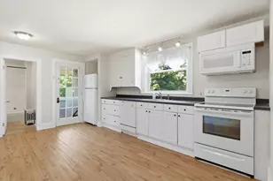 3 Sawyer St, Nashua, NH 03060 - Photo 2