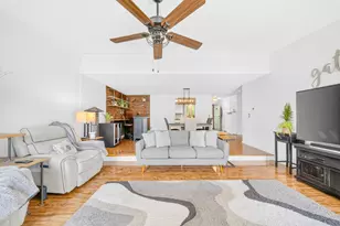 70 Walden Pond Dr, Nashua, NH 03064 - Photo 8