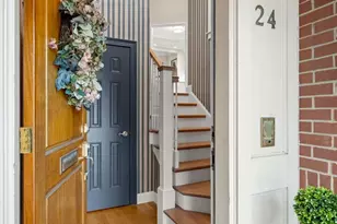 24 Porter St, Portsmouth, NH 03801 - Photo 2