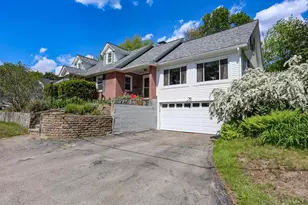 137 Grand Ave, Manchester, NH 03109 - Photo 2