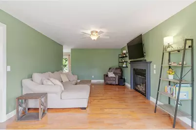 8 Jana Circle, Sandown, NH 03873 - Photo 12