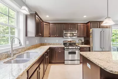 8 Jana Circle, Sandown, NH 03873 - Photo 2
