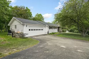 139 Belknap Ave, Newport, NH 03773 - Photo 4