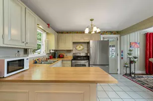 324 Prospect St, Franklin, NH 03235 - Photo 4