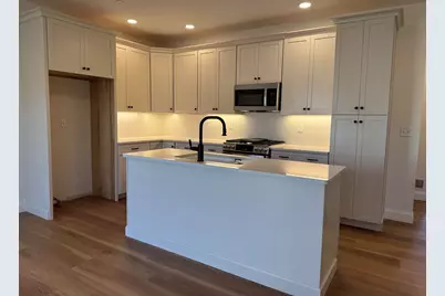 8C Dearborn Circle, Goffstown, NH 03045 - Photo 2