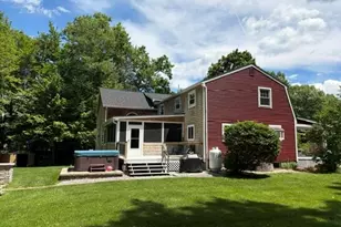 16 Hampshire Dr, Gilford, NH 03249 - Photo 4