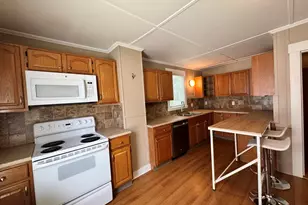 90 Centre St, Concord, NH 03301 - Photo 6