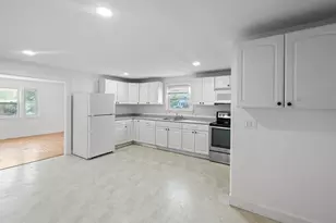 15 Leighton St, Manchester, NH 03102 - Photo 8