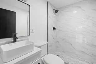 15 Leighton St, Manchester, NH 03102 - Photo 6